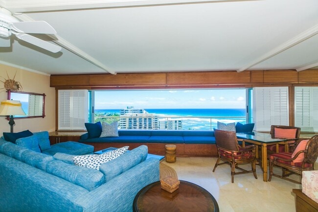 Building Photo - Breathtaking Ocean and Mountain View One Bedroom