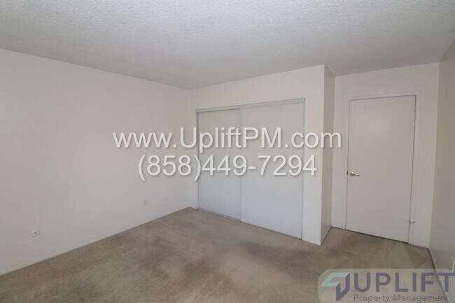 Building Photo - Charming 1 Bed / 1 Bath Condo in Gated Community in a Prime Central Location