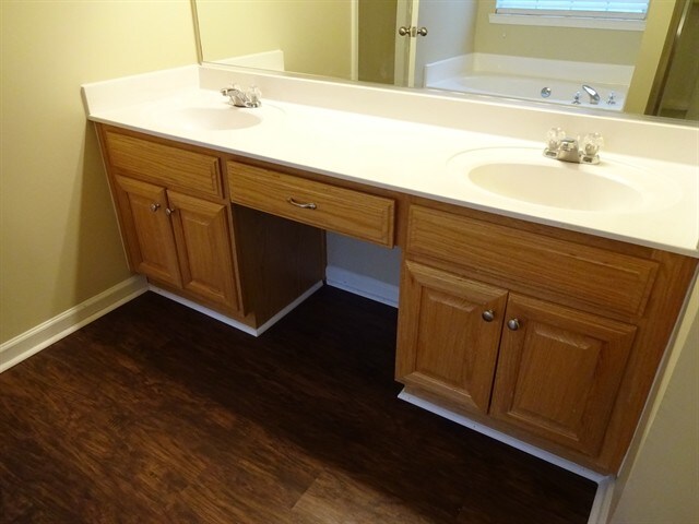 Building Photo - 256 Sandstone Dr