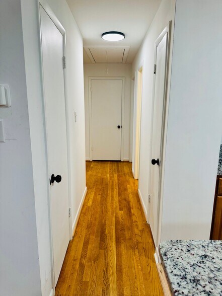 Building Photo - 1216 W Leigh St