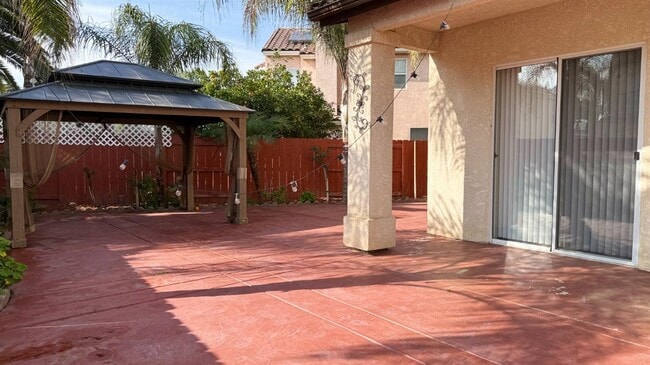 Building Photo - 960 Vista Pl