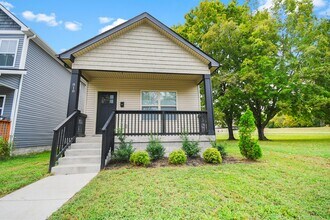 Building Photo - Pet Friendly Three Bedroom!