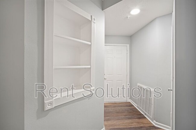 Building Photo - 5110 Bay Club Cir