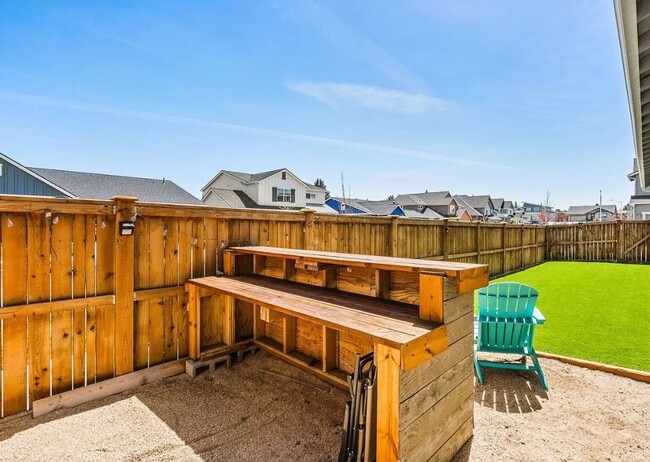 Building Photo - Furnished: New Modern Farmhouse Style Home with Abundant Light, Garage, Backyard. 30-day Min.