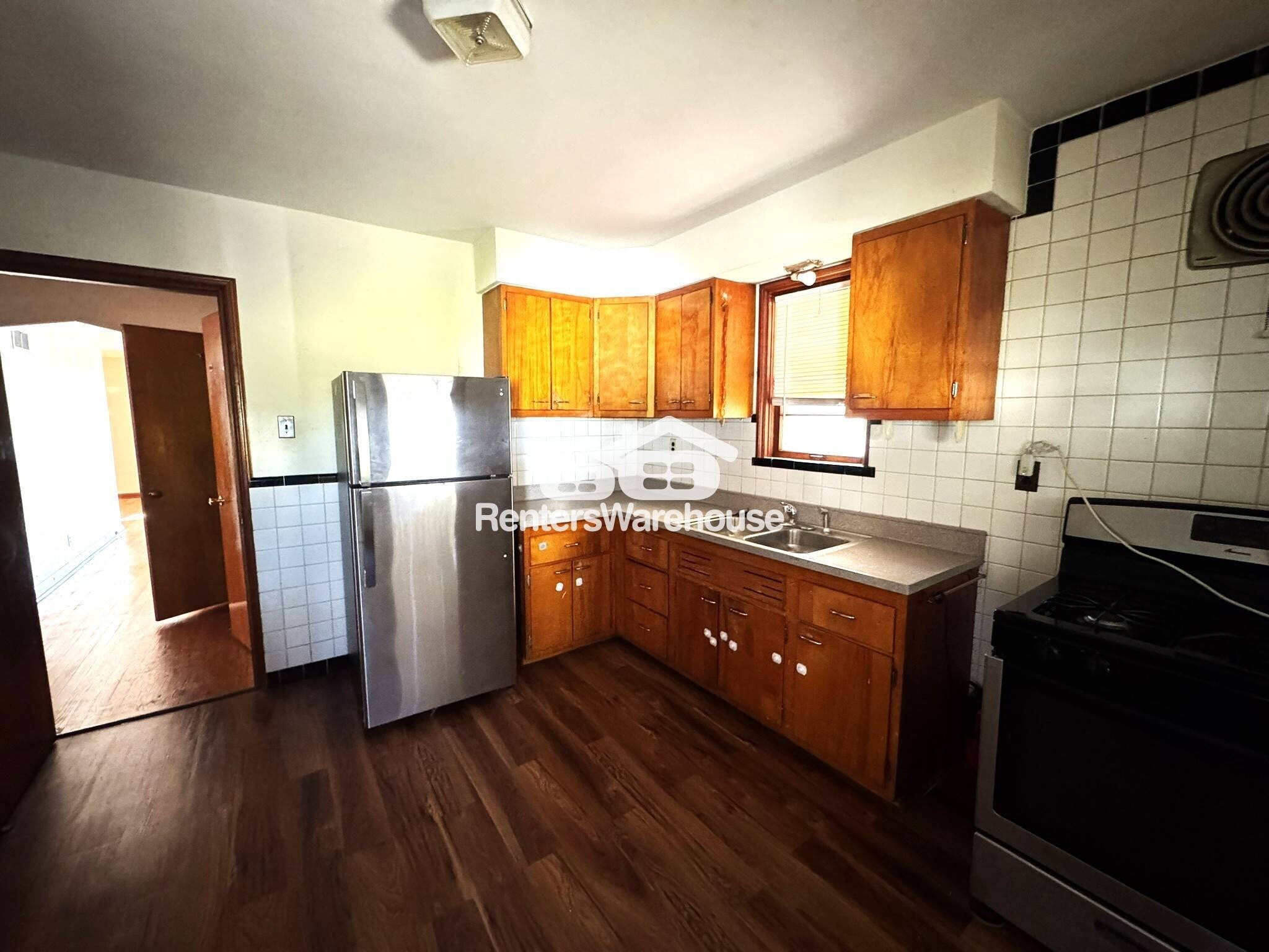 Building Photo - 6155 Lucille Ave