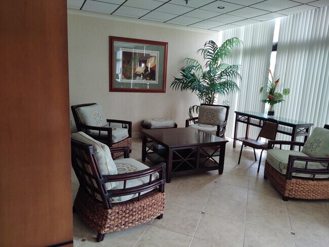 Building Photo - 5047 N Hwy A1A