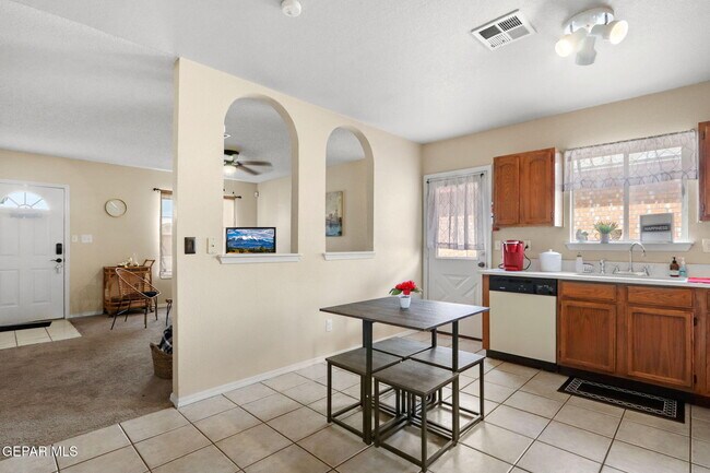 Building Photo - 11556 Tony Ponce Dr