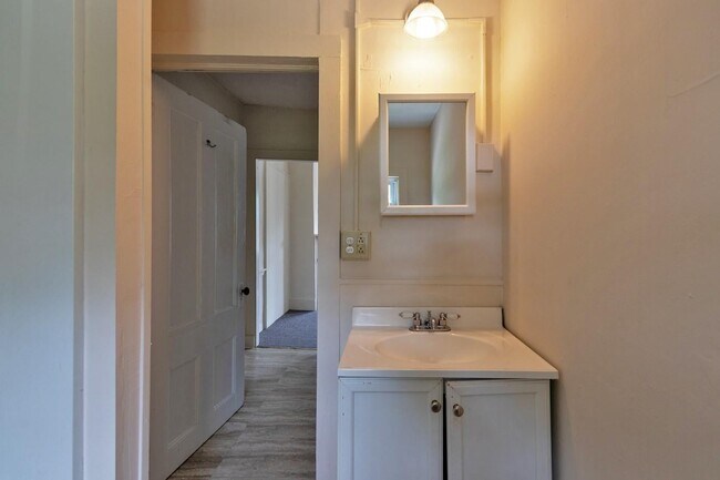 Building Photo - 5635-5639 NY-82