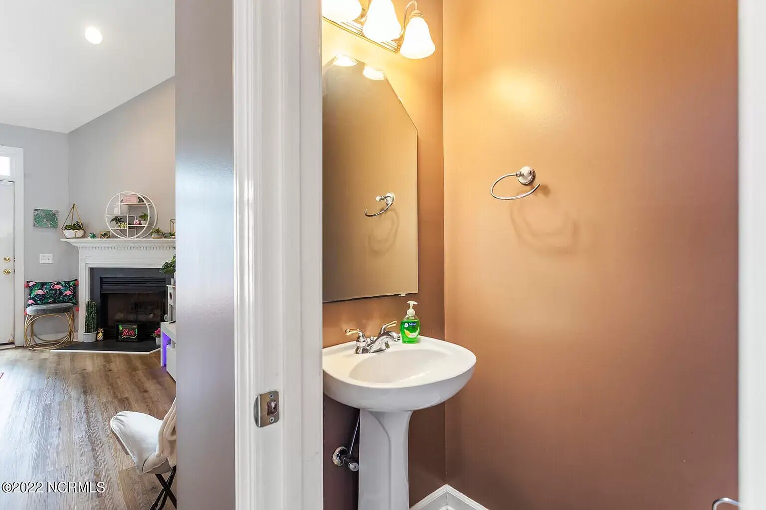 Building Photo - 5006 Carleton Dr