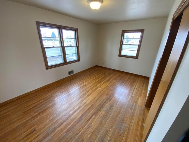 Building Photo - 912 N Kiwanis Ave