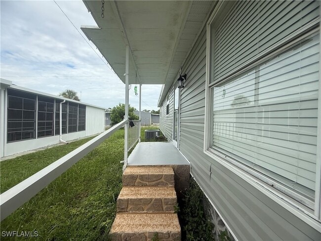 Building Photo - 455 Jacaramba Ct