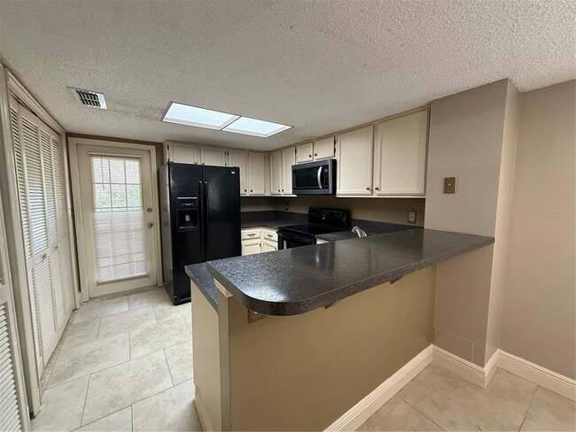 Building Photo - 2201 Fletchers Point Cir