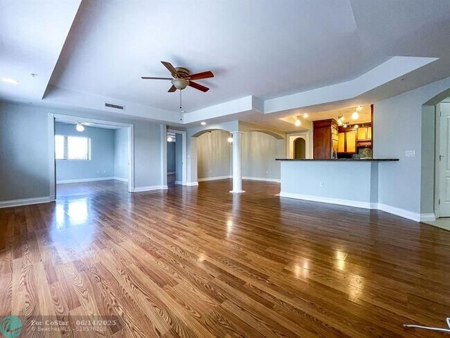 Building Photo - 4241 N Ocean Blvd