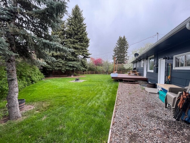 Building Photo - FULLY FURNISHED Midtown Three Bedroom Space for Rent, Great Location!