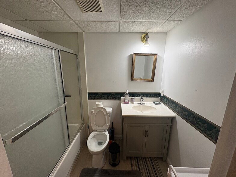 Building Photo - 7 Stardust Ct
