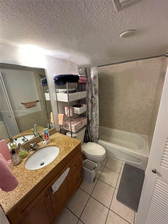 Building Photo - 219 NW 12th Ave