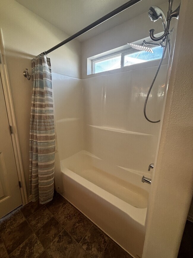 Building Photo - Single Family Home- Eagle Mountain City Center