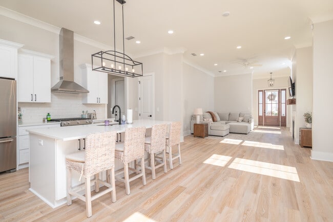 Building Photo - 55 Greystone Ct