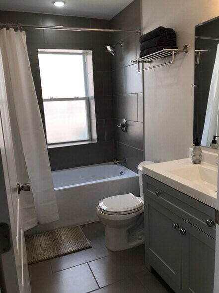 Building Photo - 9425 S Indiana Ave