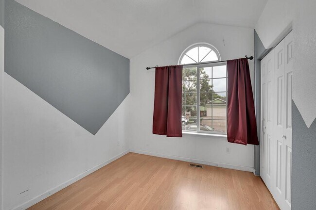 Building Photo - 2034 Buckeye Ave