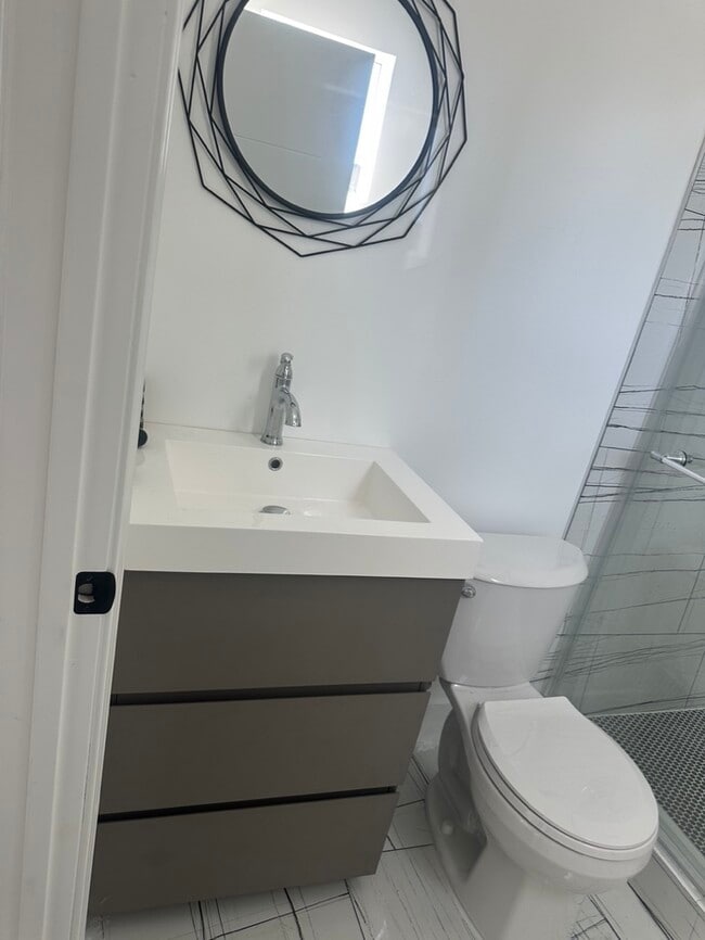 Building Photo - 10859 Nettleton St