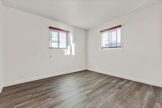 Building Photo - Upper Seaside 3 Bedroom / 1.5 Bath