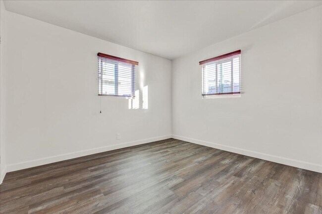 Building Photo - Upper Seaside 3 Bedroom / 1.5 Bath with Ocean Views