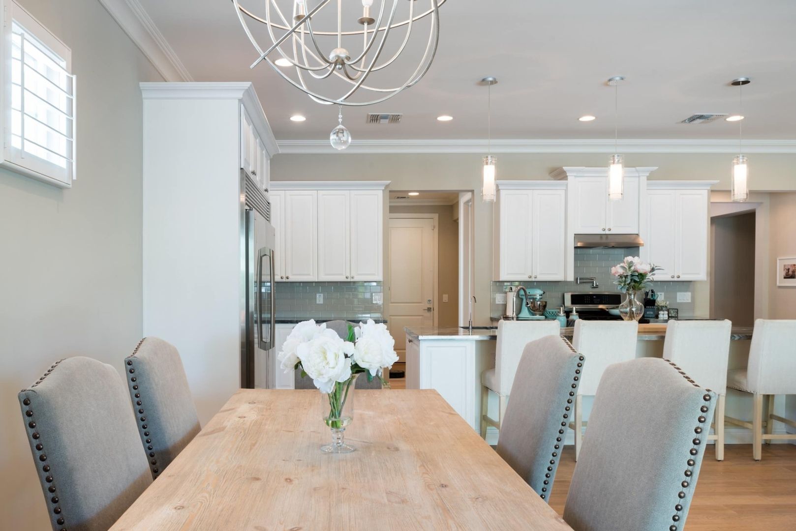 Building Photo - 3706 E Clarendon Ave