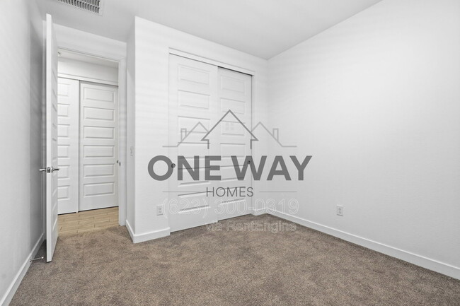 Building Photo - 2962 E Mohave Ln