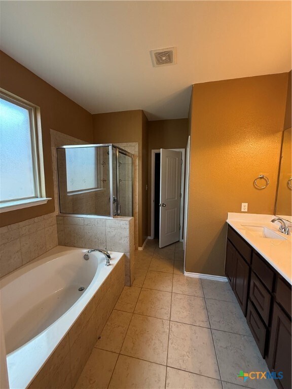 Building Photo - 305 Leather Oak Loop