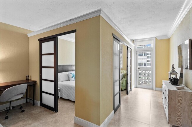 Building Photo - 4250 Galt Ocean Dr