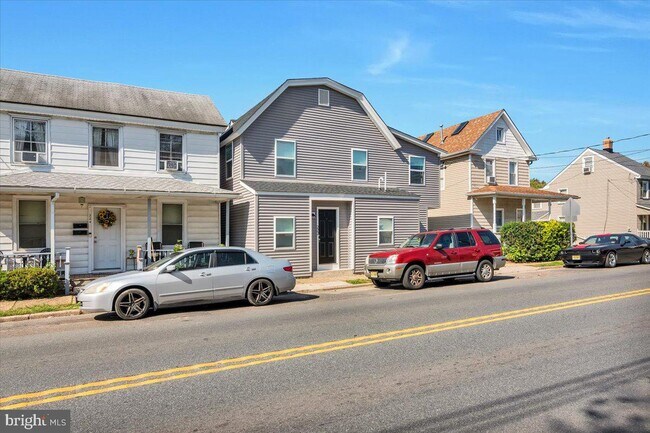 Building Photo - 220 Delsea Dr