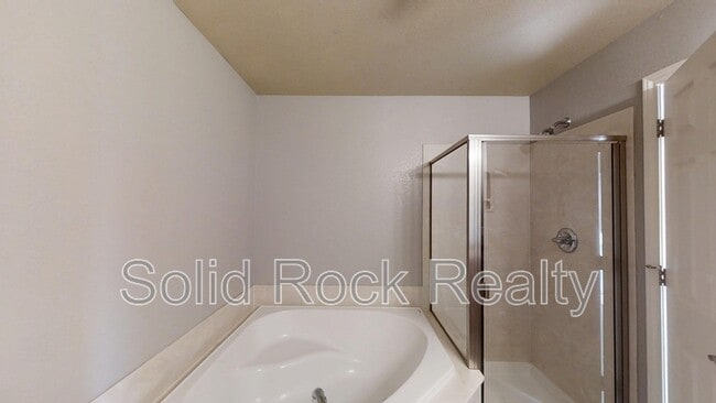 Building Photo - 6161 Kingdom Vw