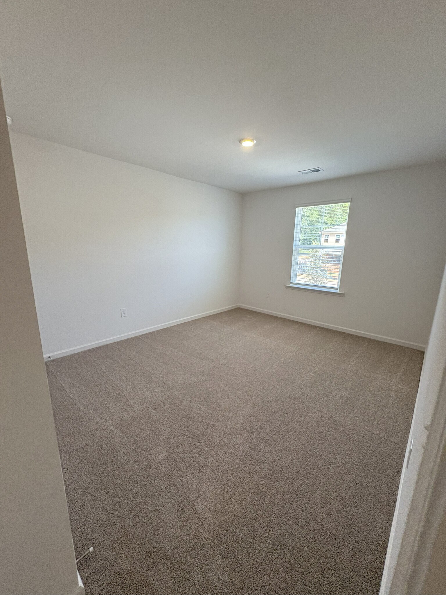 Building Photo - 212 Paisley Way