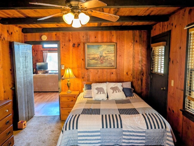 Building Photo - 24 Chalet Village Dr