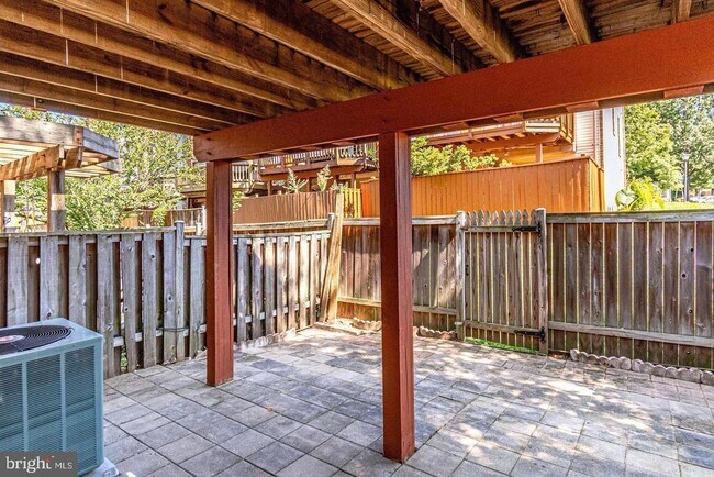 Building Photo - 4216 Fox Lake Dr