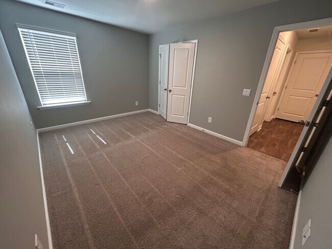 Building Photo - *Move in Special*  Spacious 3BR/2BA home in the Carnes area!