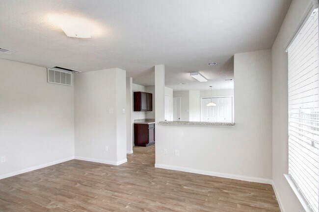 Building Photo - 2427 Sailors Way