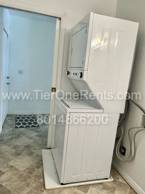 Building Photo - This property offers a NO DEPOSIT option available for qualified renters!