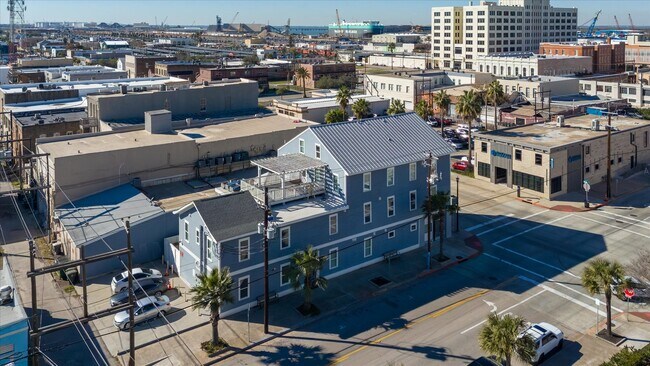 Building Photo - 2401 Market St