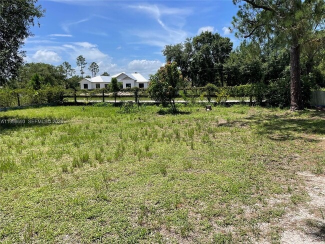 Building Photo - 551 Avenida Del Sur