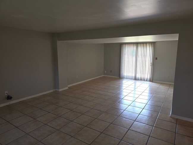 Building Photo - 146 Honora Dr