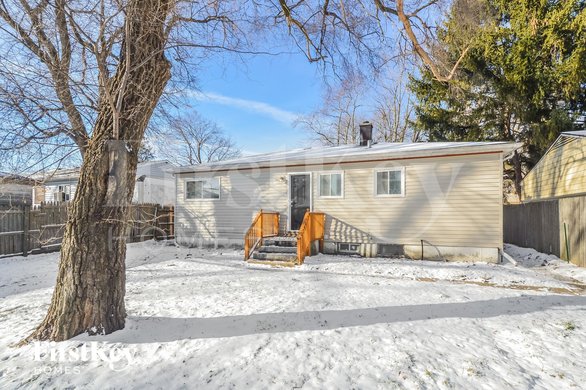 Building Photo - 955 Lorraine Ave