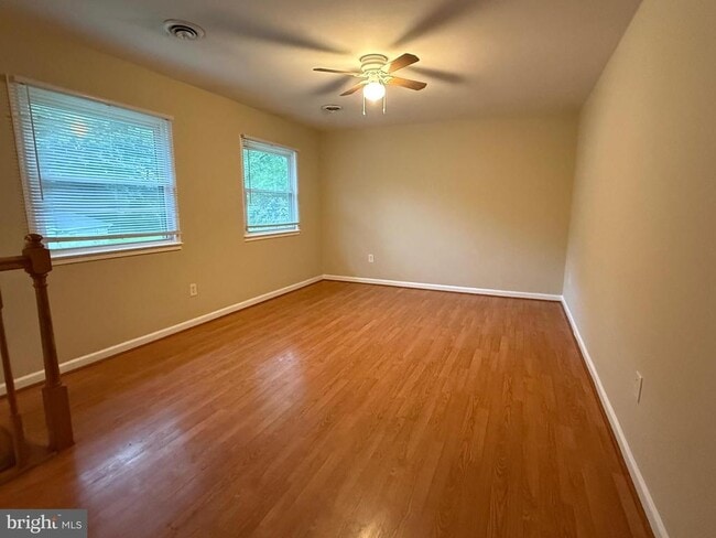 Building Photo - 4521 Edinburg Dr
