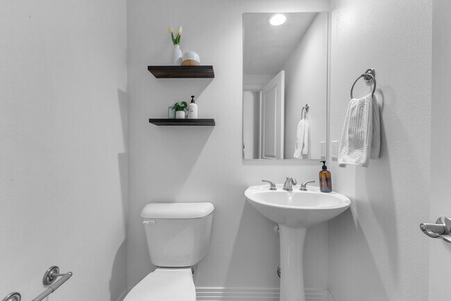 Building Photo - 52233 Rosewood Ln