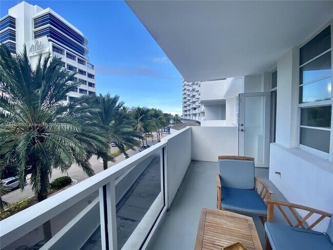 Building Photo - 100 Lincoln Rd