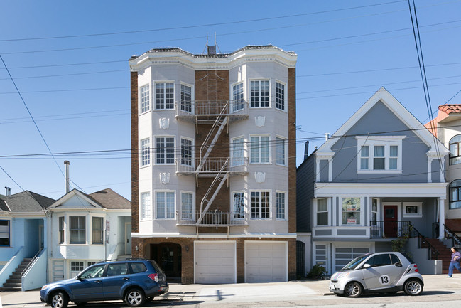 Interior Photo - 337 10th Avenue