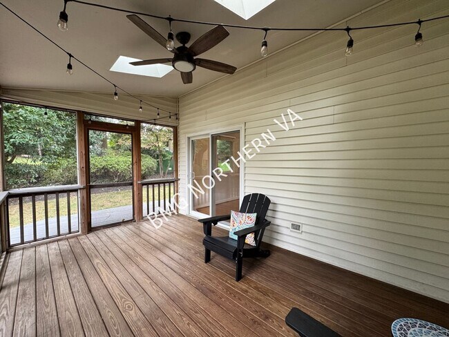 Building Photo - 1109 Hillcrest Dr SW