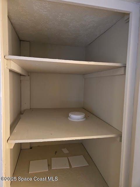 Building Photo - 1077 Shares Dr