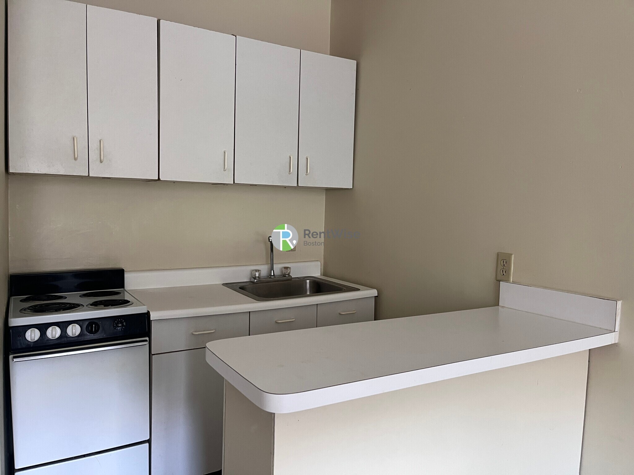 Building Photo - 1118 Commonwealth Ave